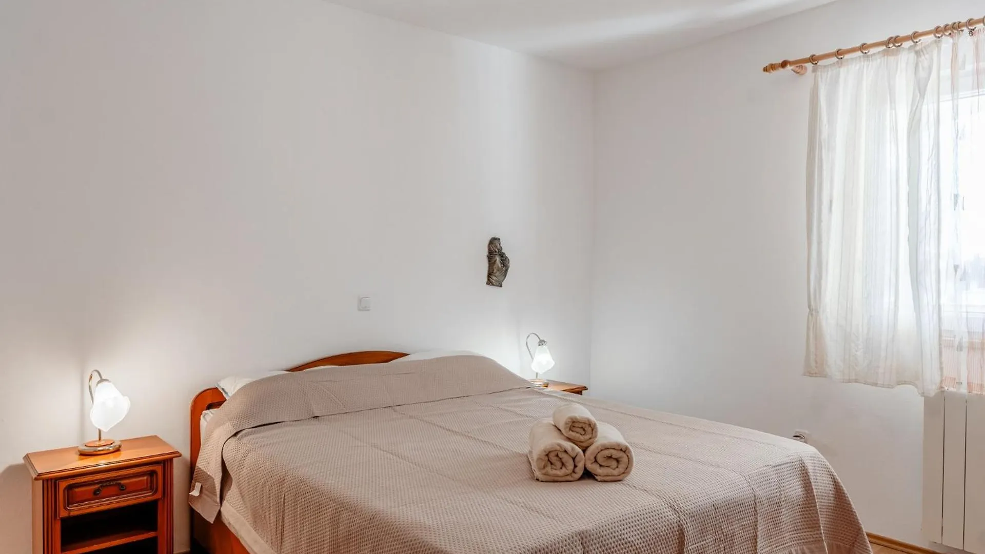 Apartments Kapovic Vir