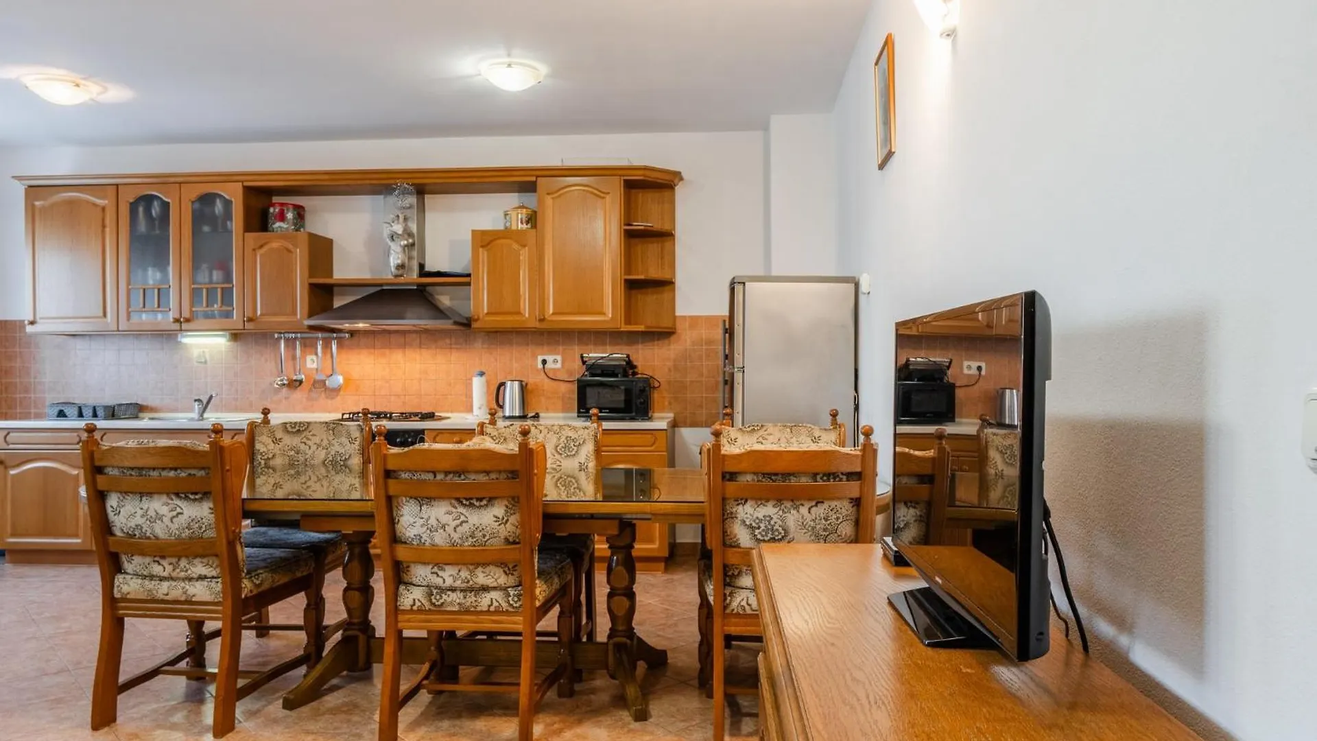 Apartments Kapovic 비르