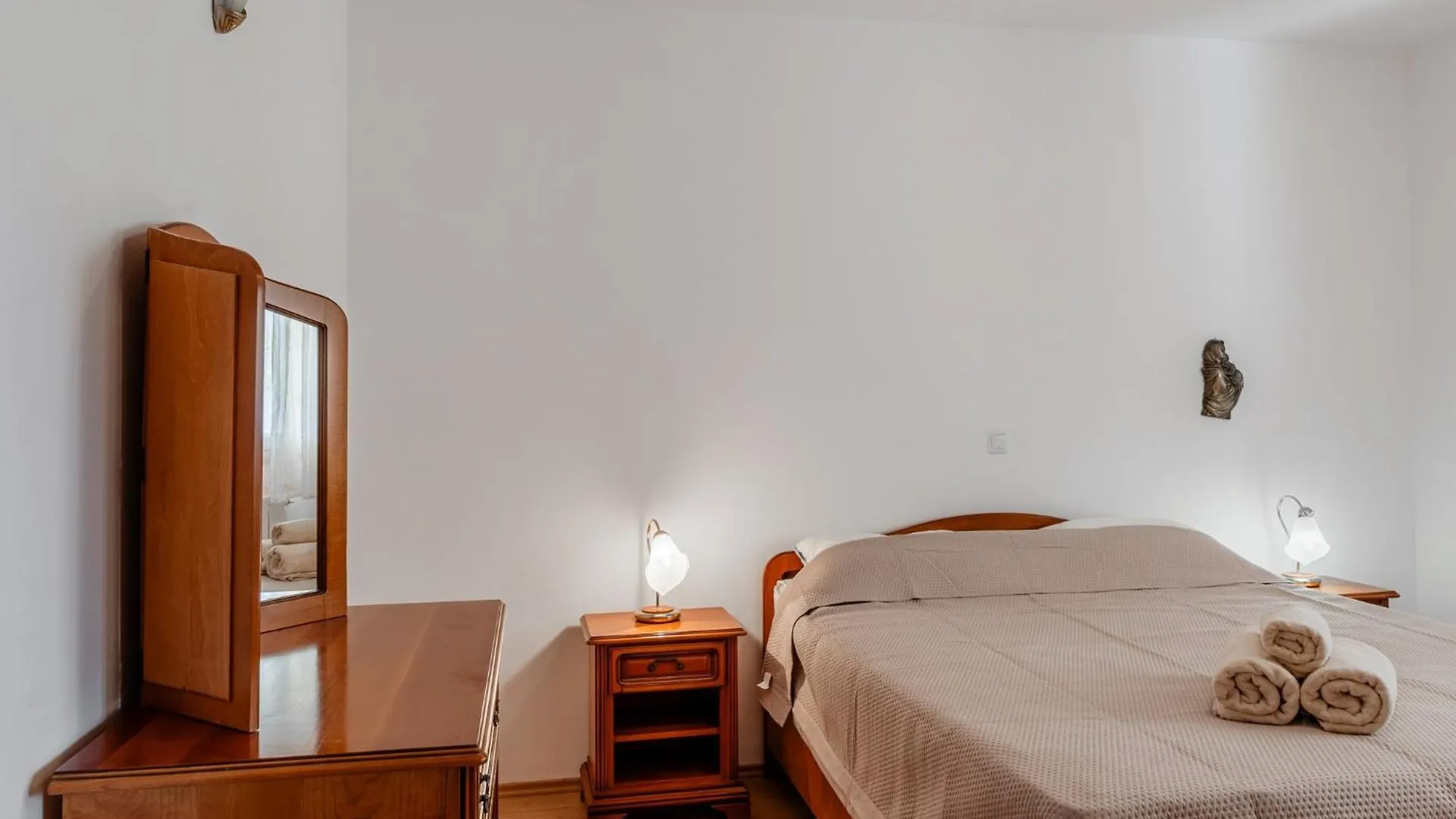 Apartments Kapovic Vir