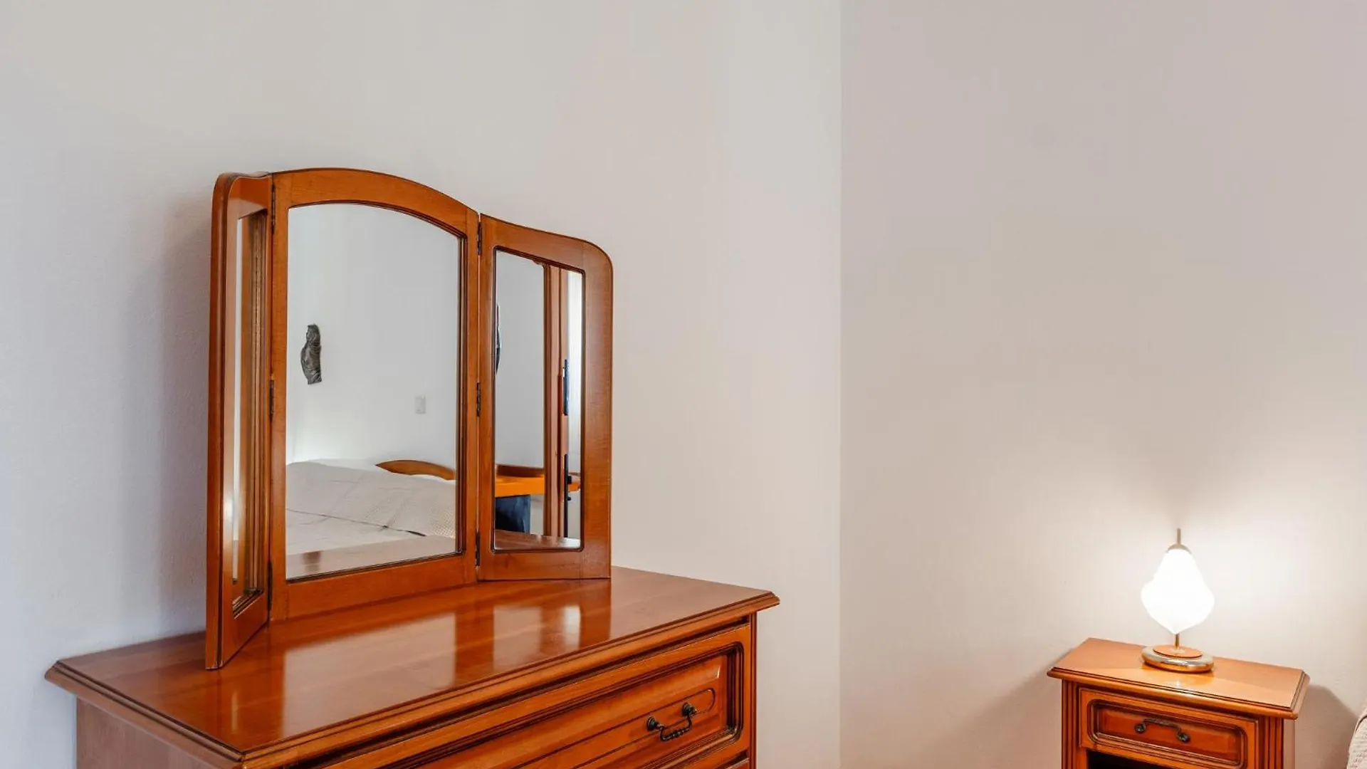 Apartments Kapovic Vir